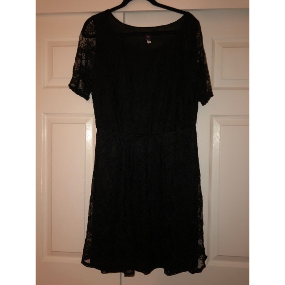 Black lacy dress
